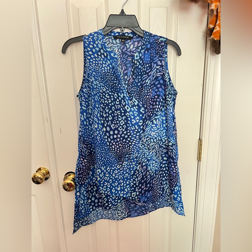 Zac & Rachel Blue and White Patterned Top